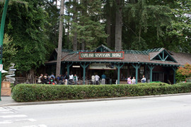 [Entering the Capilano Suspension Bridge]