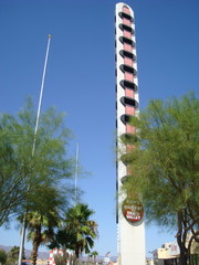 [Biggest Thermometer, Baker, CA]