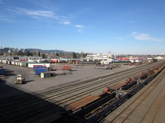 [North into Brooklyn Railyard, from SE Holgate]